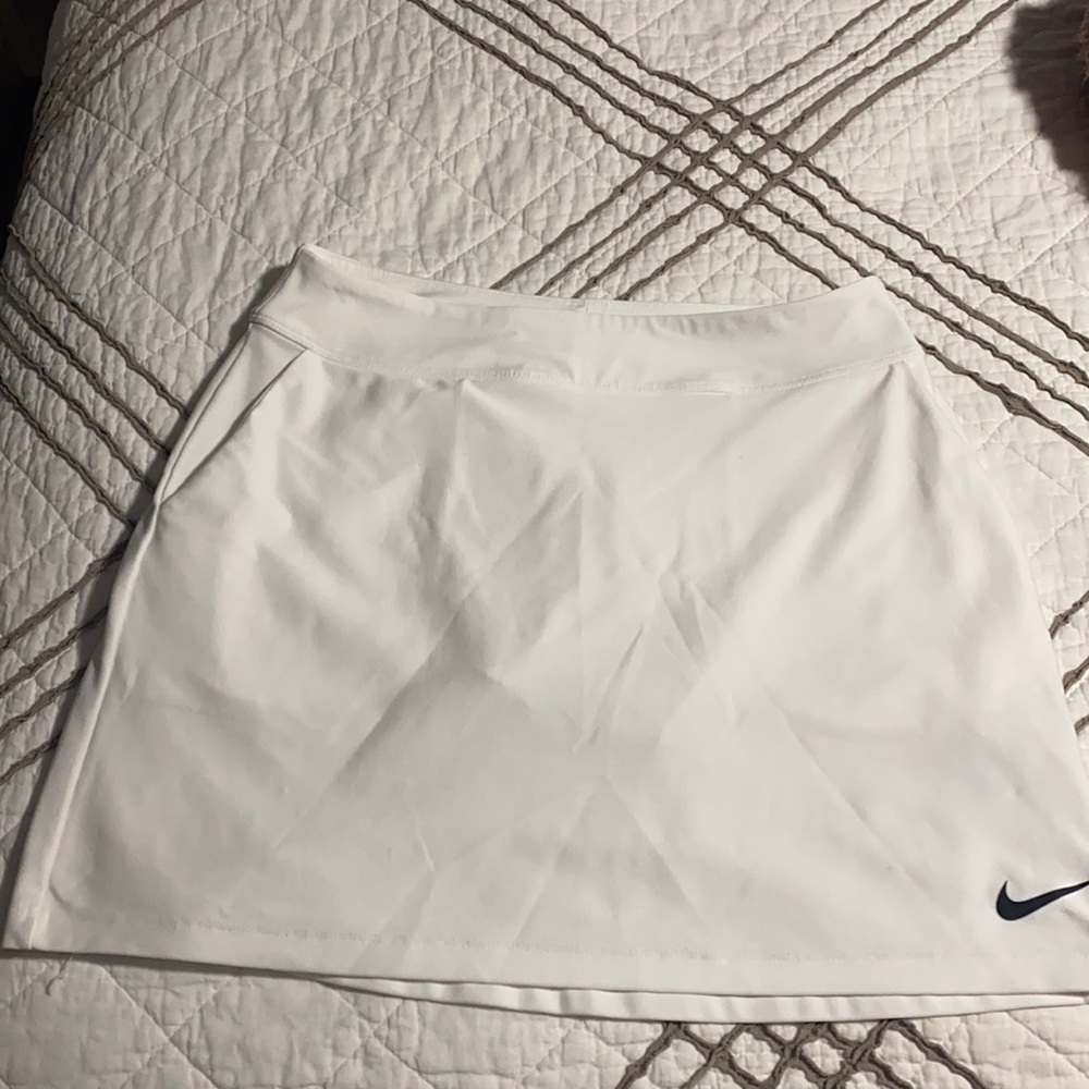 white nike golf skirt